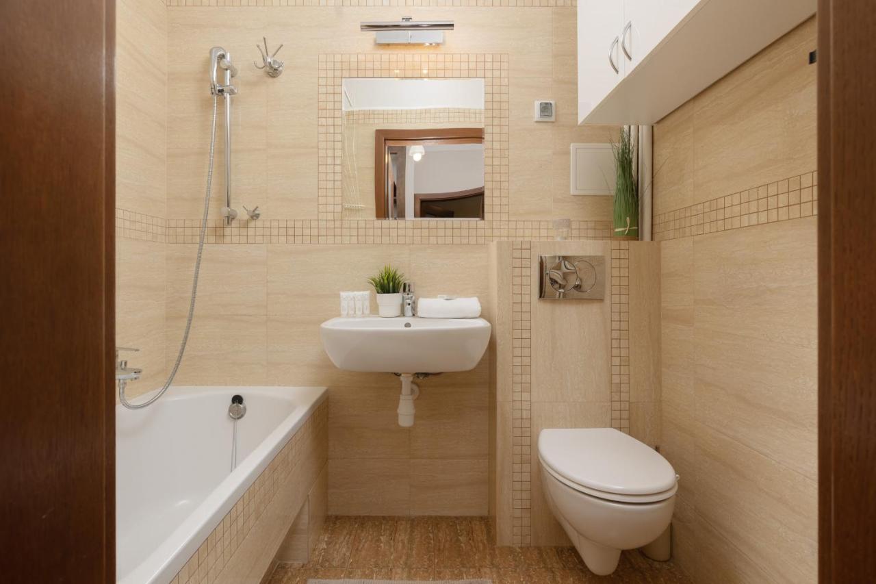 Metro Raclawicka Cozy By Renters * Warsaw