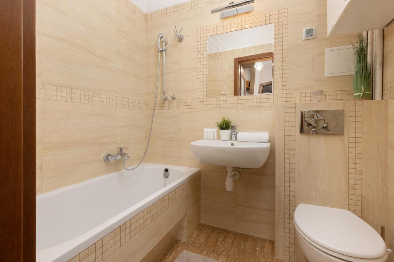 Lägenhet Metro Raclawicka Cozy By Renters